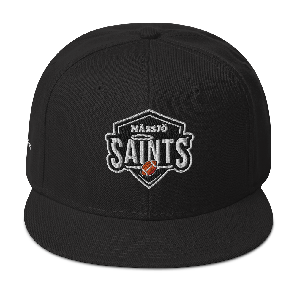 Black snapback-keps with structured high-profile 6-panel design and flat brim featuring Nässjö Saints logo embroidered on front.